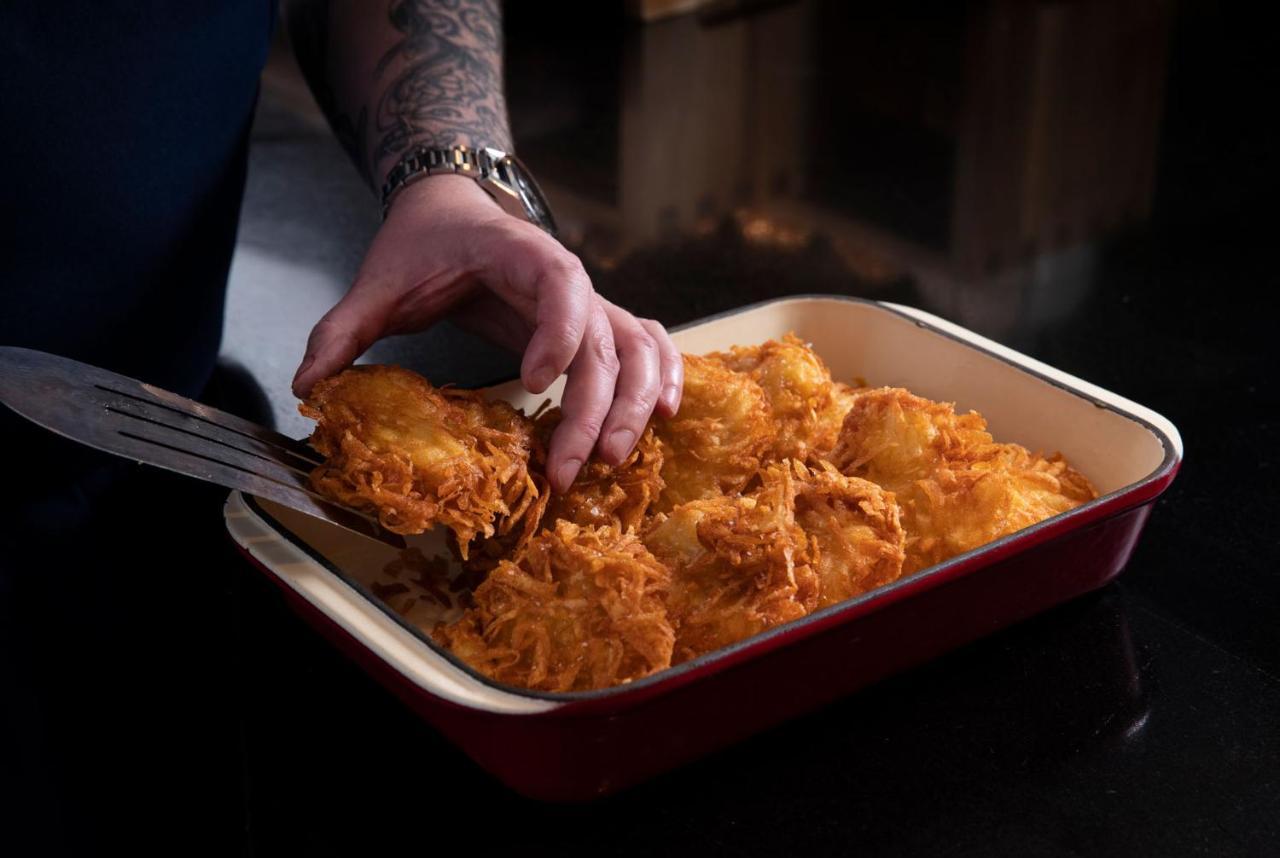 Qt Квинстаун Экстерьер фото A casserole being served