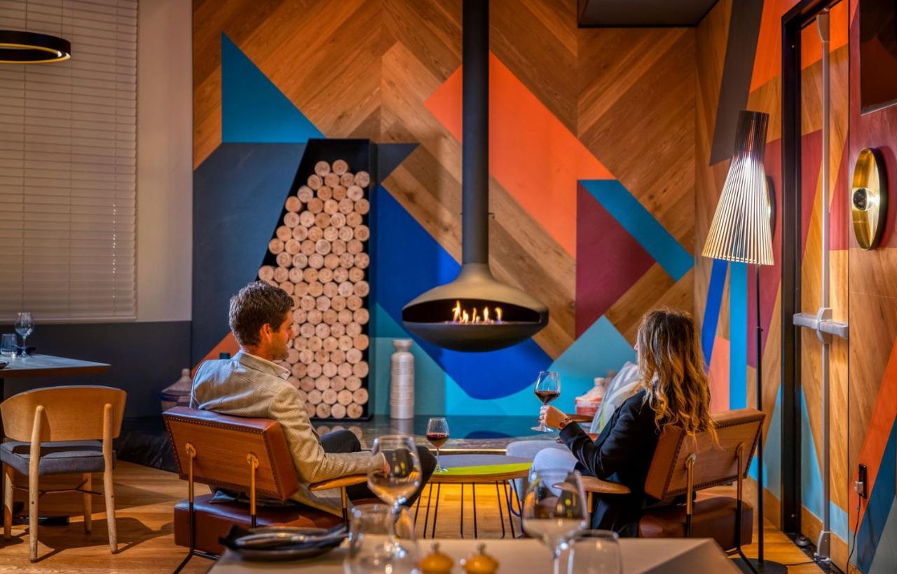Qt Квинстаун Экстерьер фото The interior of the restaurant