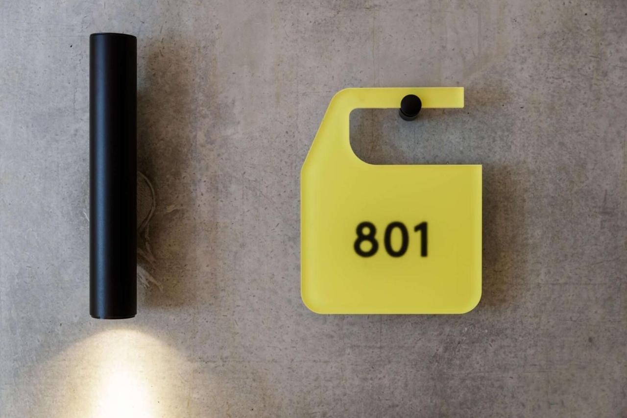 Qt Квинстаун Экстерьер фото Room number