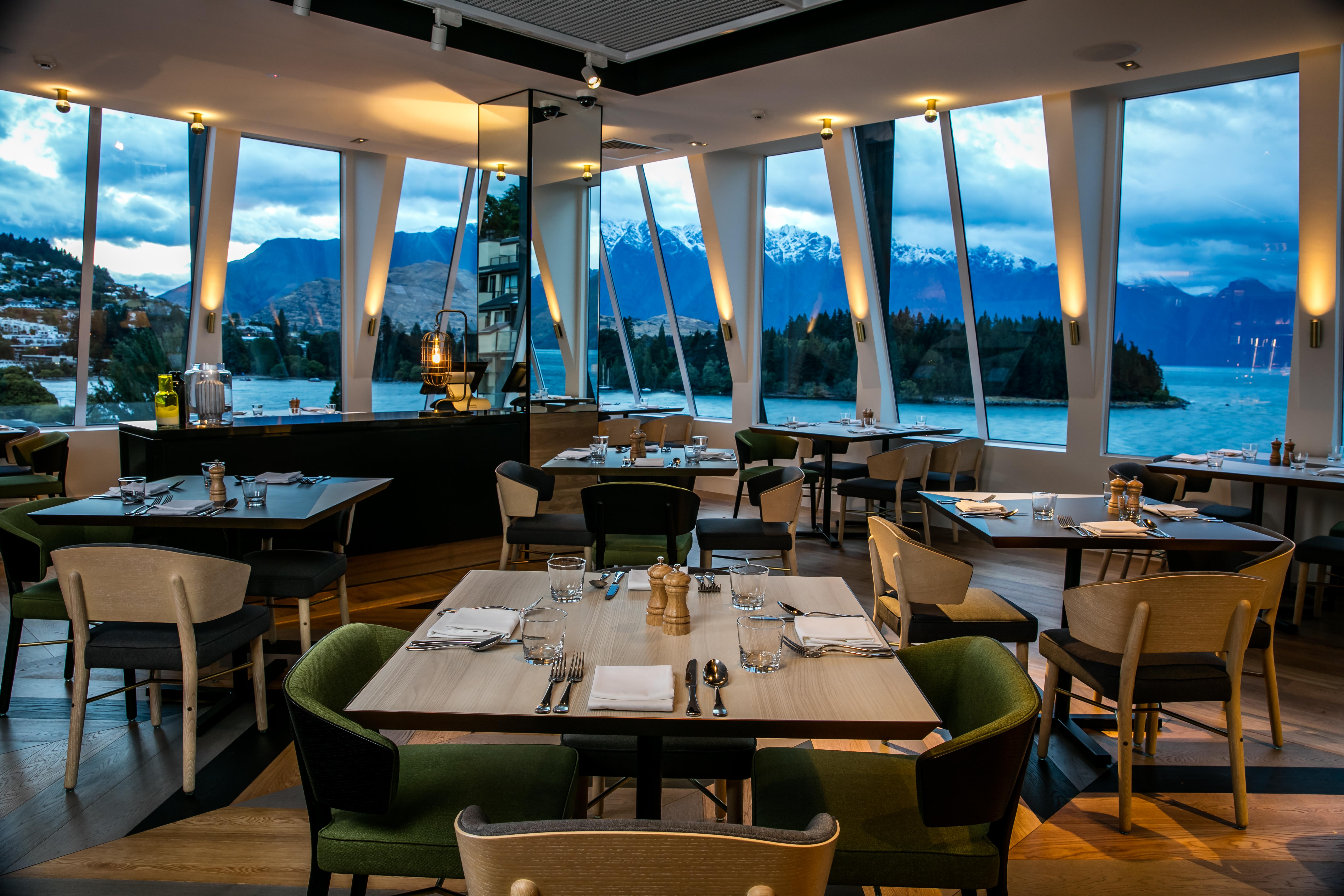 Qt Квинстаун Экстерьер фото The restaurant